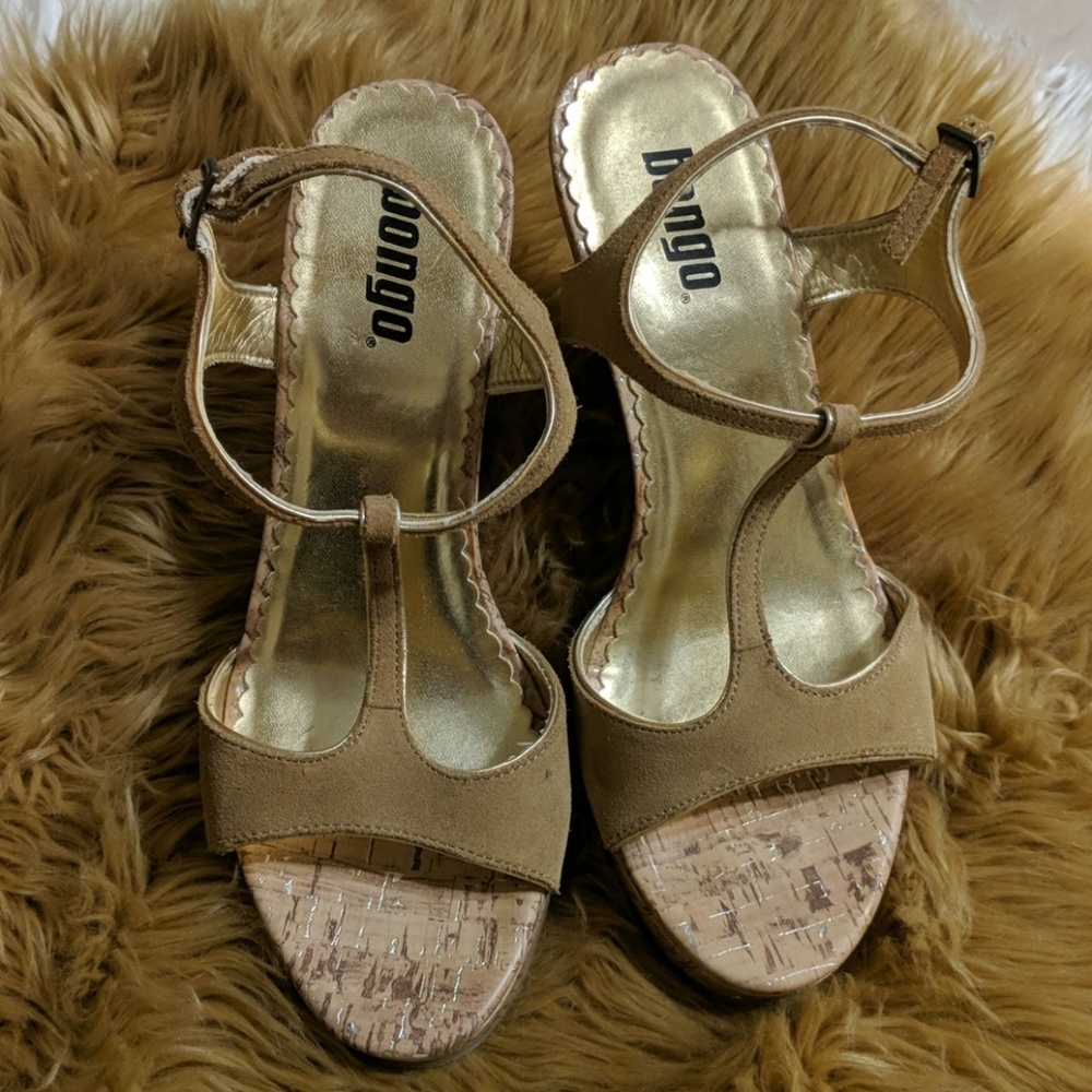 Gold wedges size 7